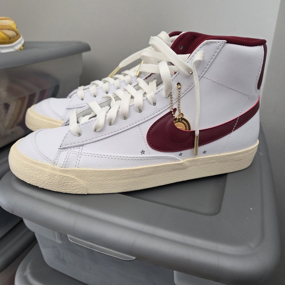 Nike Blazer 77' Mid Sneakers